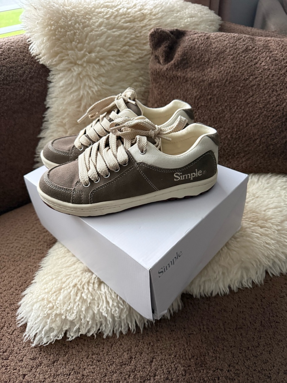 Simple Shoes OS Sneakers in Taupe